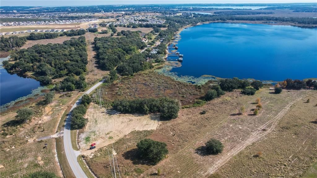 En Venta: $550,000 (3.13 acres)