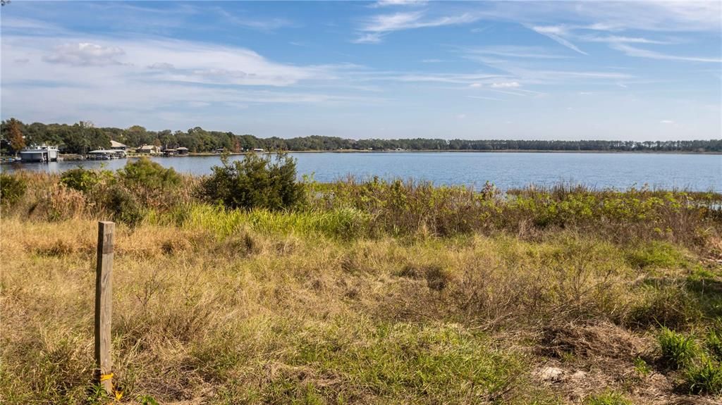 En Venta: $550,000 (3.13 acres)