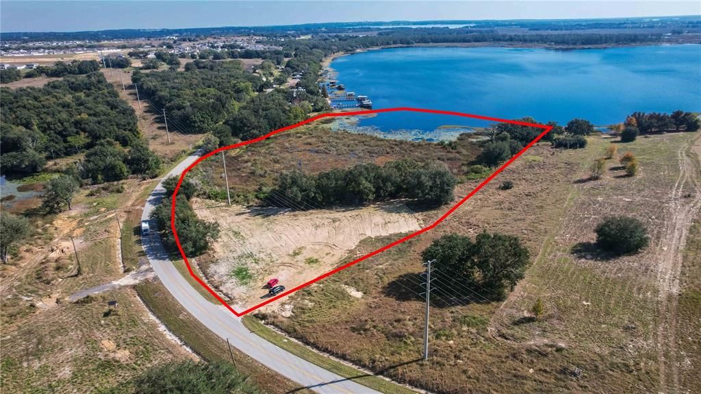 En Venta: $550,000 (3.13 acres)