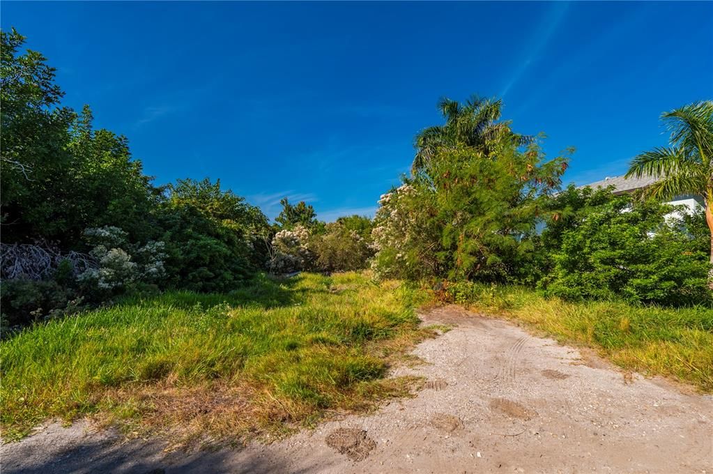 Activo con contrato: $109,000 (0.25 acres)