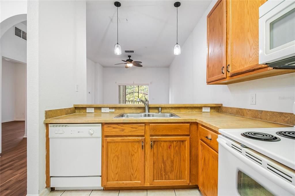 En Venta: $189,900 (3 camas, 2 baños, 1227 Pies cuadrados)