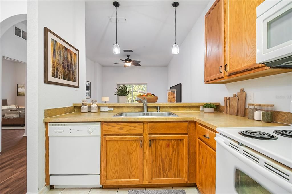 En Venta: $189,900 (3 camas, 2 baños, 1227 Pies cuadrados)