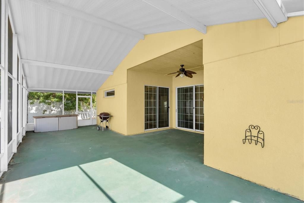 待售: $415,000 (4 贝兹, 2 浴室, 2024 平方英尺)