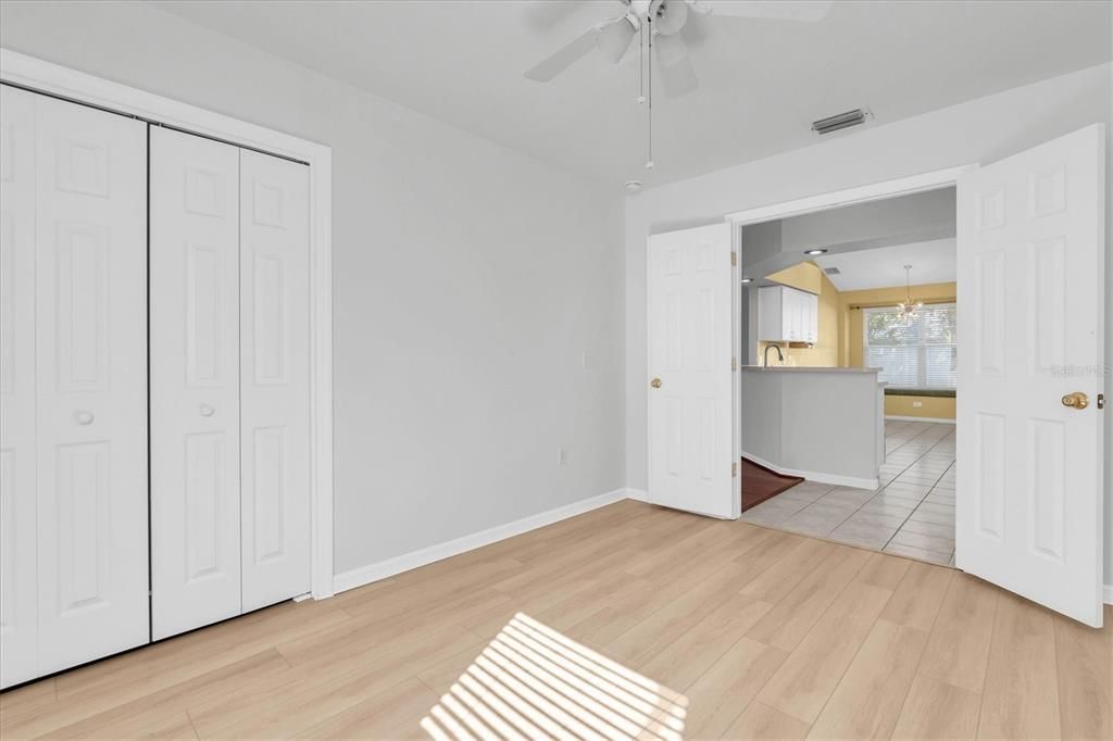 待售: $415,000 (4 贝兹, 2 浴室, 2024 平方英尺)