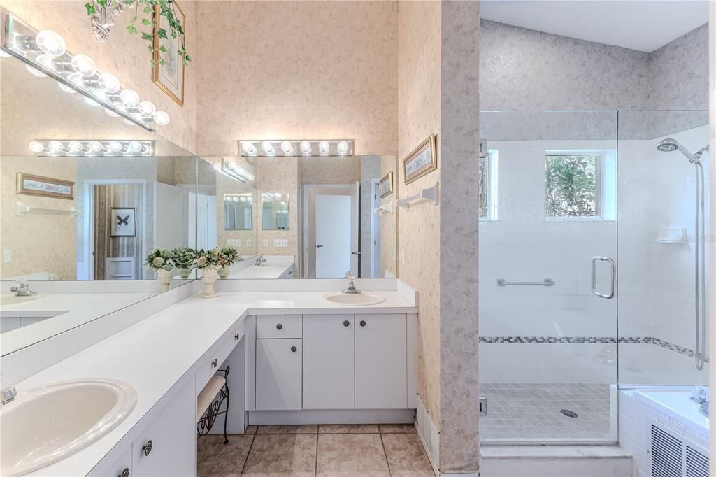 待售: $350,000 (2 贝兹, 2 浴室, 2038 平方英尺)