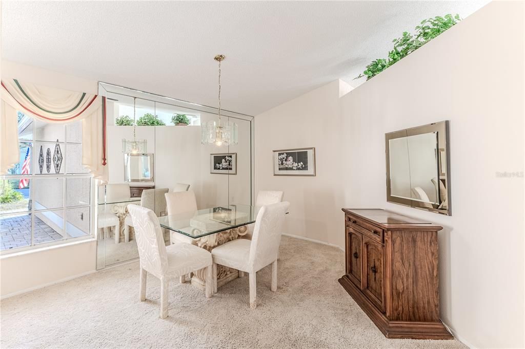 待售: $350,000 (2 贝兹, 2 浴室, 2038 平方英尺)