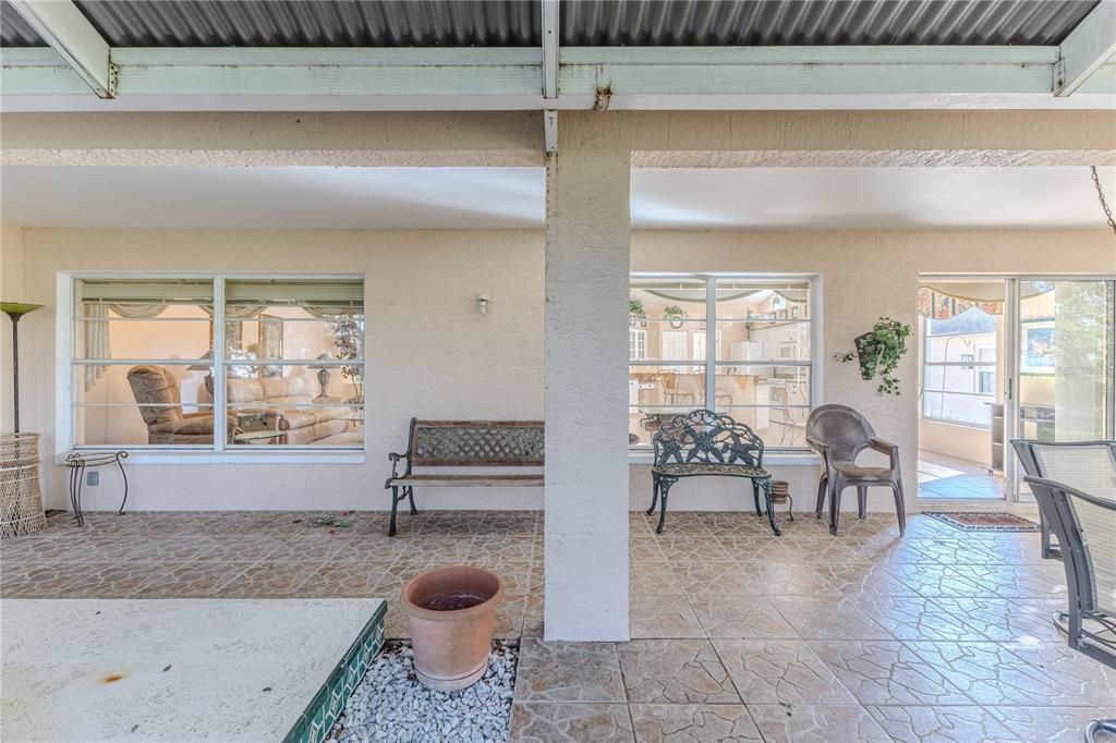 待售: $350,000 (2 贝兹, 2 浴室, 2038 平方英尺)