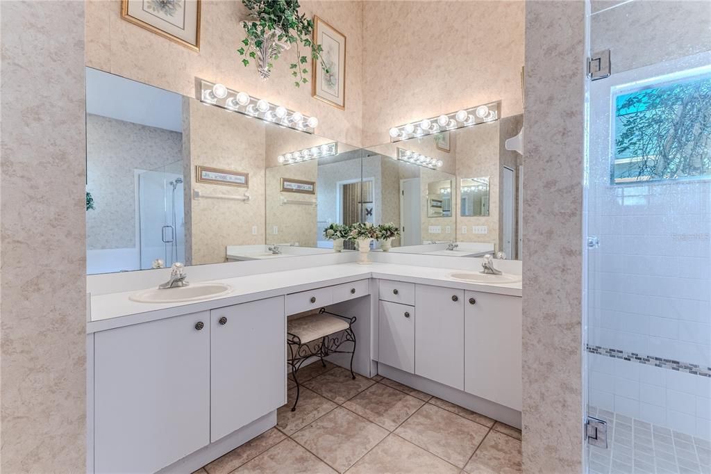 待售: $350,000 (2 贝兹, 2 浴室, 2038 平方英尺)