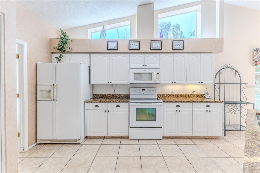 待售: $350,000 (2 贝兹, 2 浴室, 2038 平方英尺)