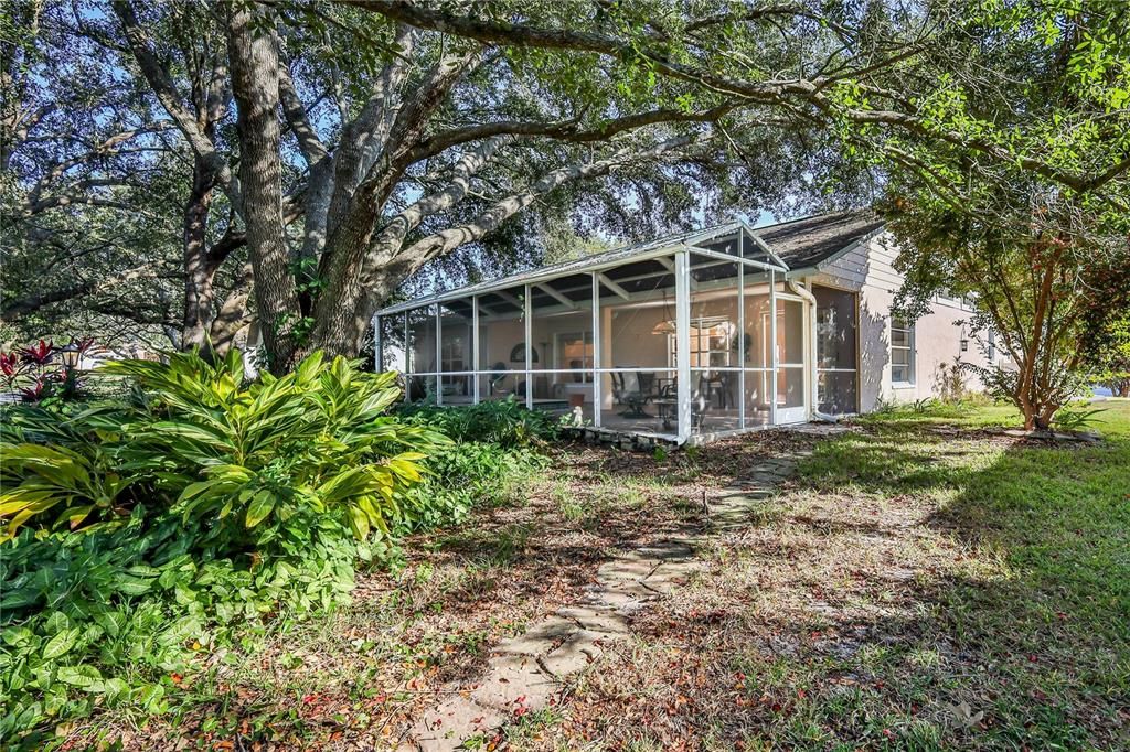 待售: $350,000 (2 贝兹, 2 浴室, 2038 平方英尺)