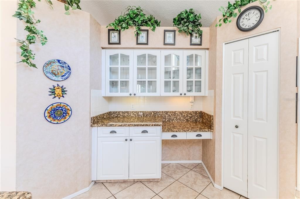 待售: $350,000 (2 贝兹, 2 浴室, 2038 平方英尺)