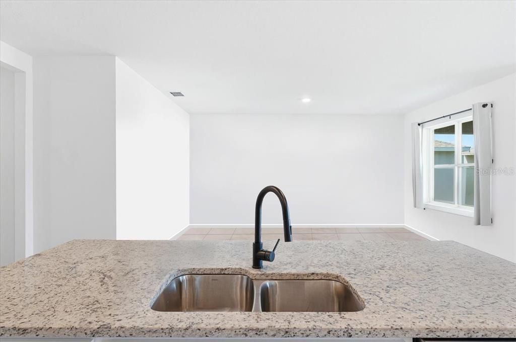 待售: $365,000 (3 贝兹, 2 浴室, 1669 平方英尺)