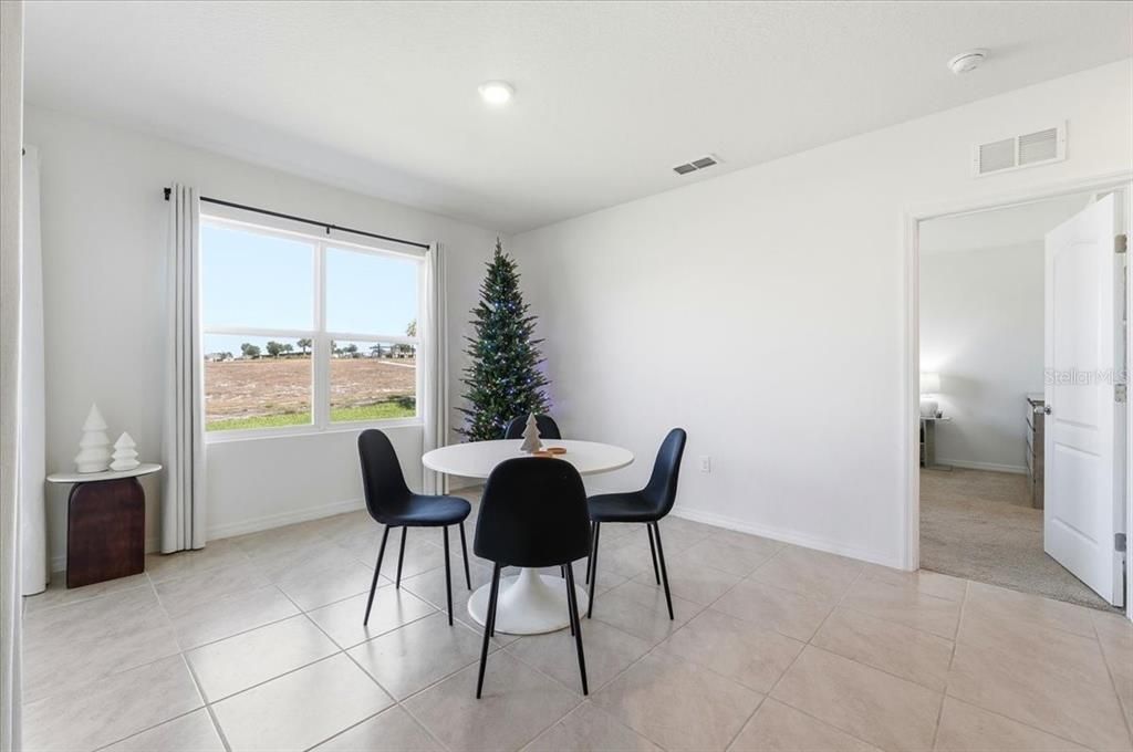 待售: $365,000 (3 贝兹, 2 浴室, 1669 平方英尺)