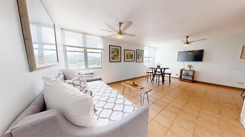 En Venta: $240,000 (1 camas, 1 baños, 746 Pies cuadrados)