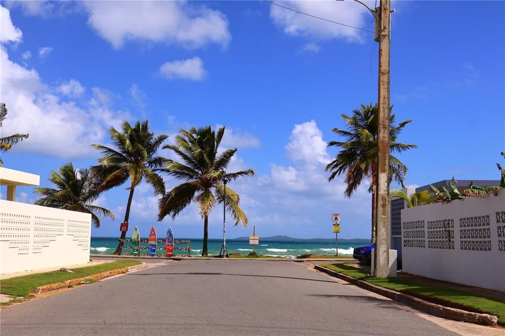 For Sale: $240,000 (1 beds, 1 baths, 746 Square Feet)