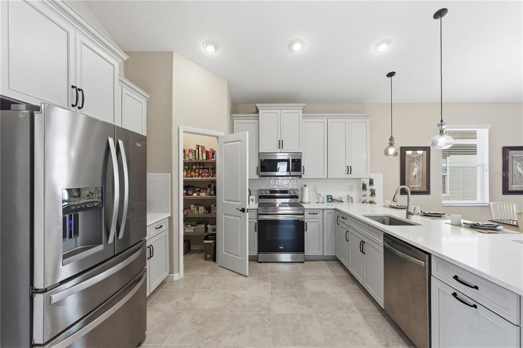 For Sale: $459,900 (3 beds, 2 baths, 2024 Square Feet)