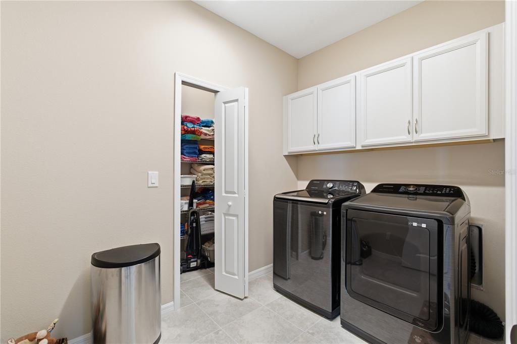 For Sale: $459,900 (3 beds, 2 baths, 2024 Square Feet)