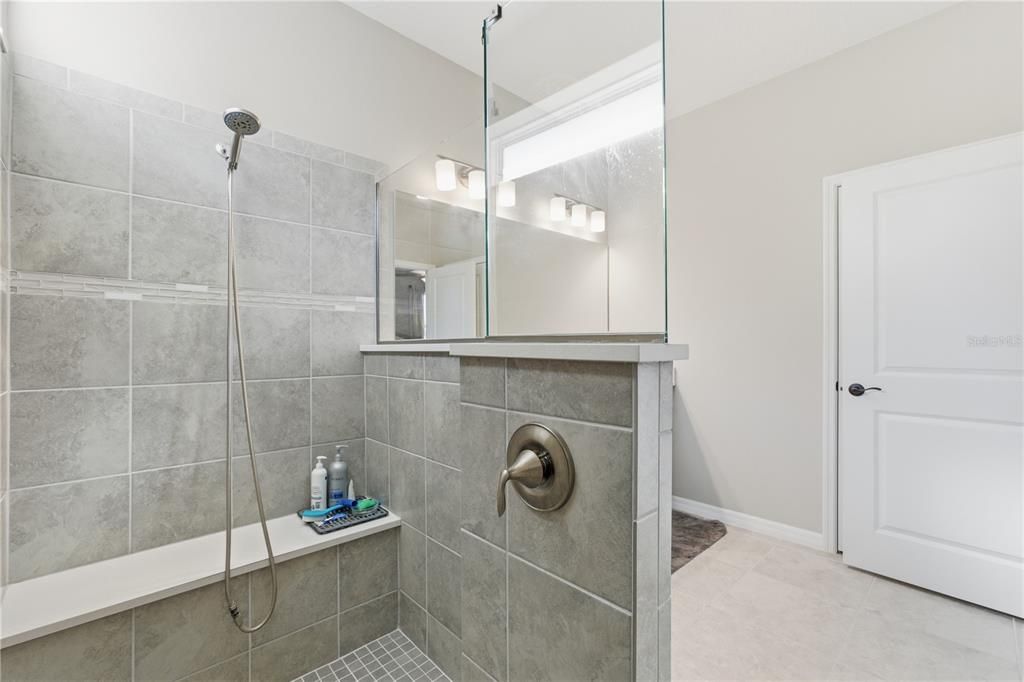 For Sale: $459,900 (3 beds, 2 baths, 2024 Square Feet)