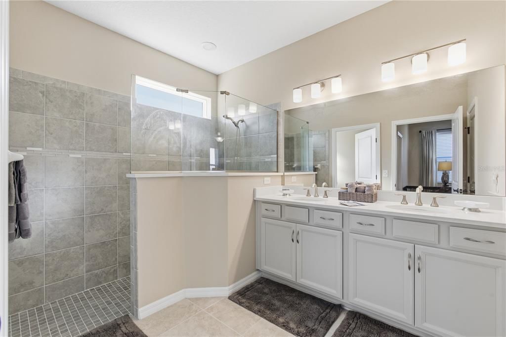 For Sale: $459,900 (3 beds, 2 baths, 2024 Square Feet)