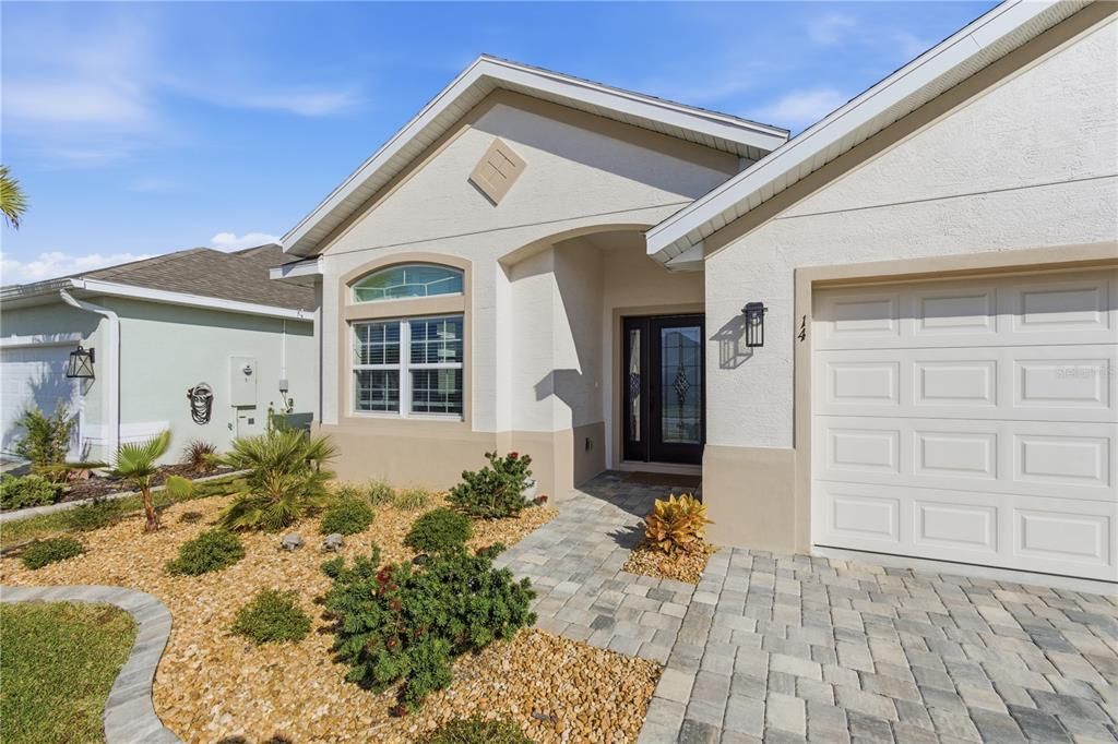 For Sale: $459,900 (3 beds, 2 baths, 2024 Square Feet)