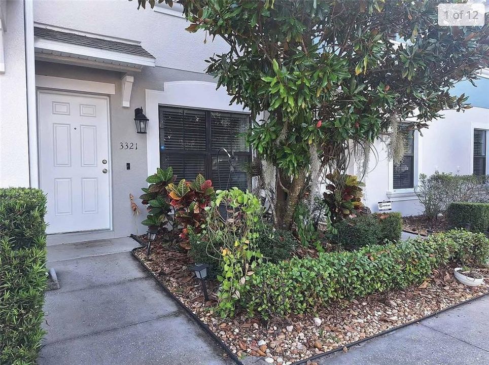 For Rent: $1,700 (2 beds, 3 baths, 1056 Square Feet)