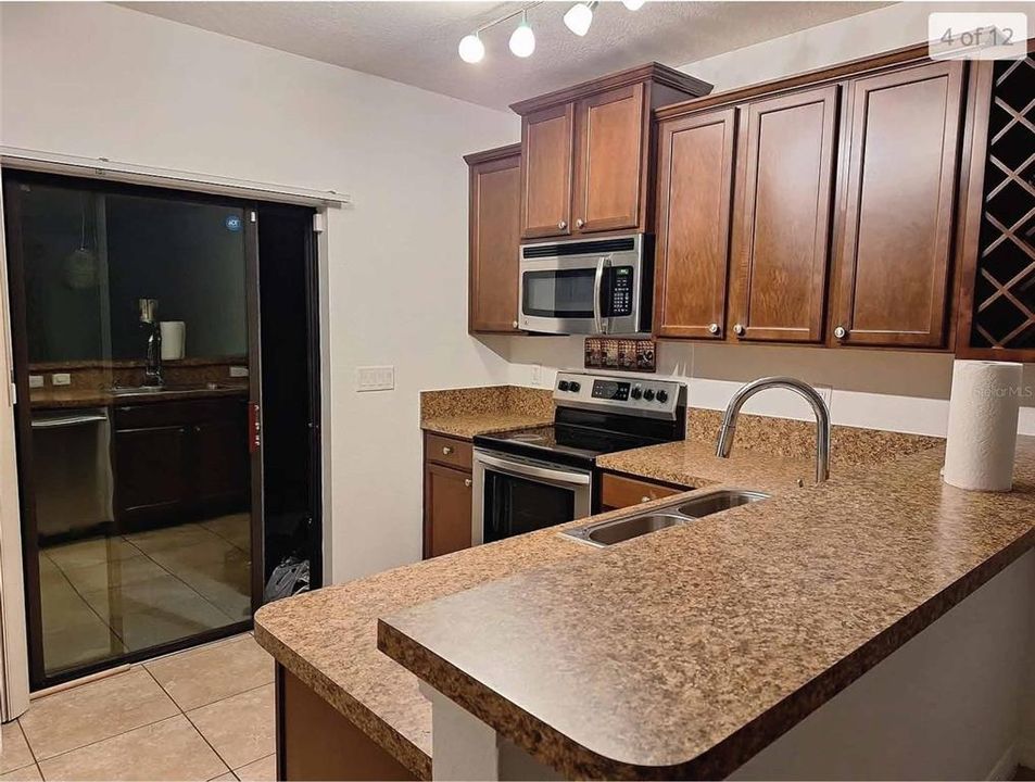 For Rent: $1,700 (2 beds, 3 baths, 1056 Square Feet)
