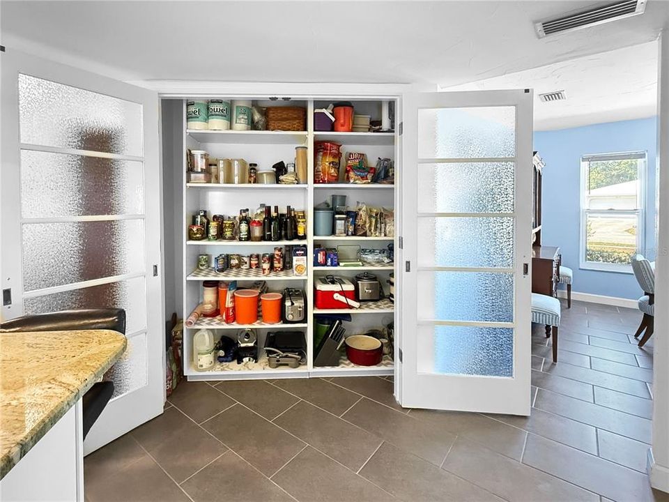 待售: $525,000 (3 贝兹, 2 浴室, 2052 平方英尺)