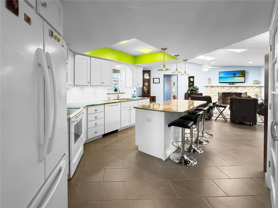 待售: $525,000 (3 贝兹, 2 浴室, 2052 平方英尺)