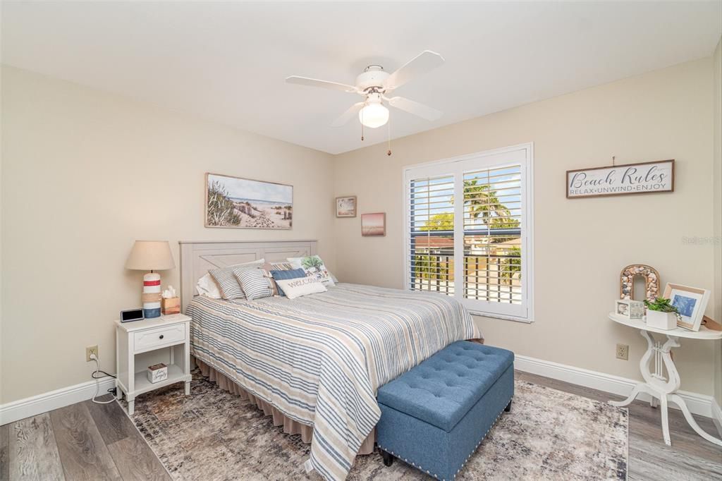 For Sale: $295,000 (2 beds, 2 baths, 1162 Square Feet)