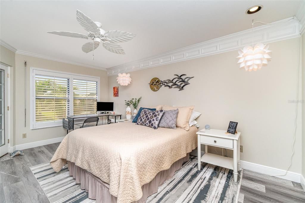 For Sale: $295,000 (2 beds, 2 baths, 1162 Square Feet)