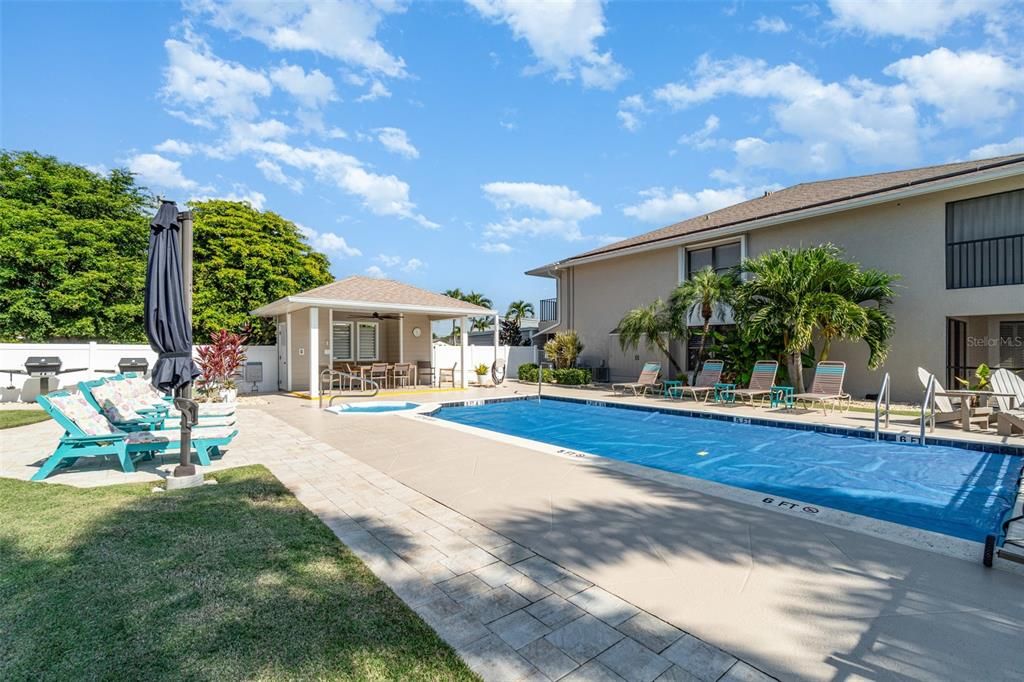 For Sale: $295,000 (2 beds, 2 baths, 1162 Square Feet)