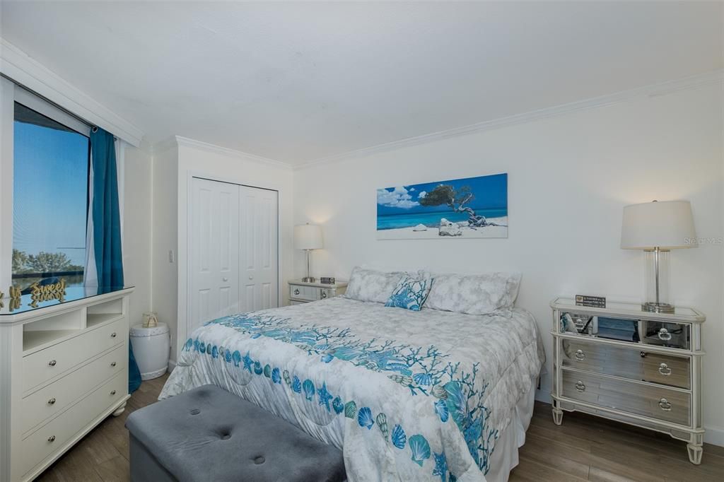 На продажу: $379,000 (2 спален, 2 ванн, 950 Квадратных фут)