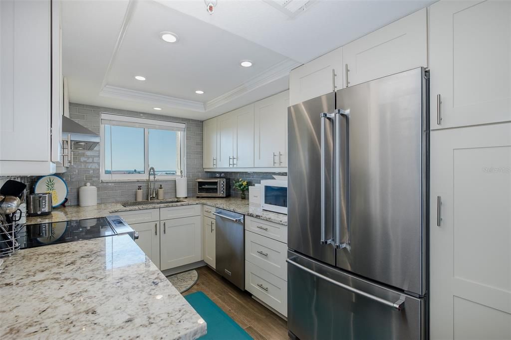 На продажу: $379,000 (2 спален, 2 ванн, 950 Квадратных фут)