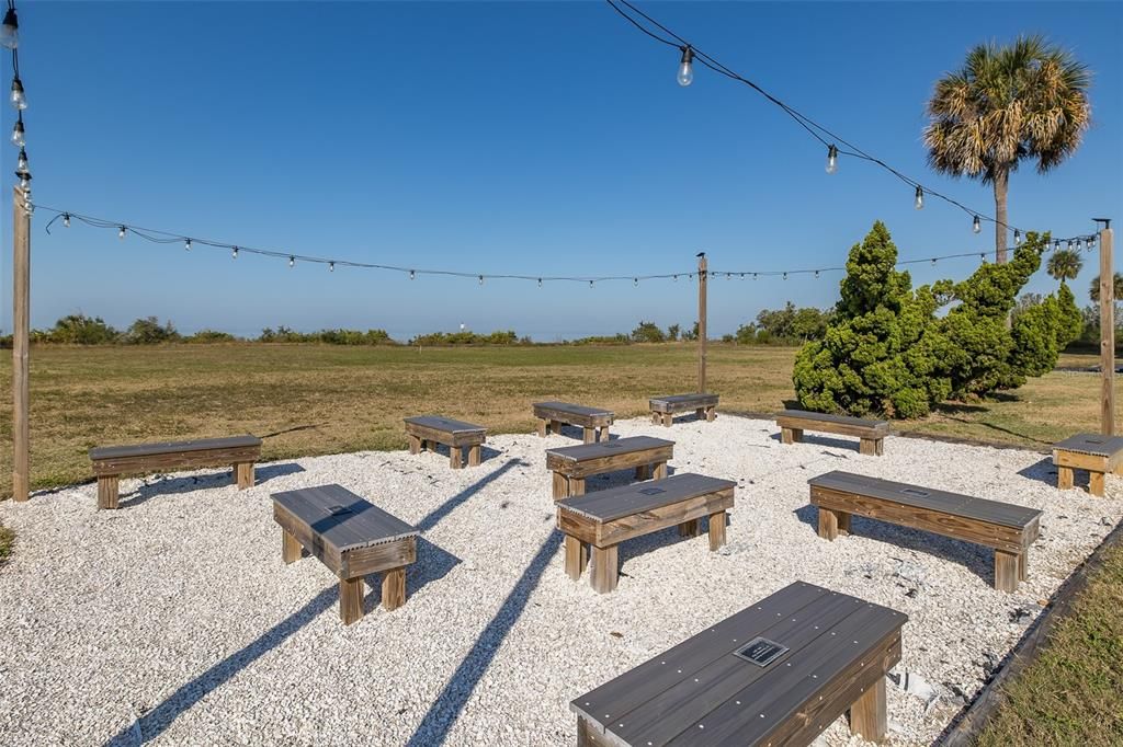 На продажу: $379,000 (2 спален, 2 ванн, 950 Квадратных фут)