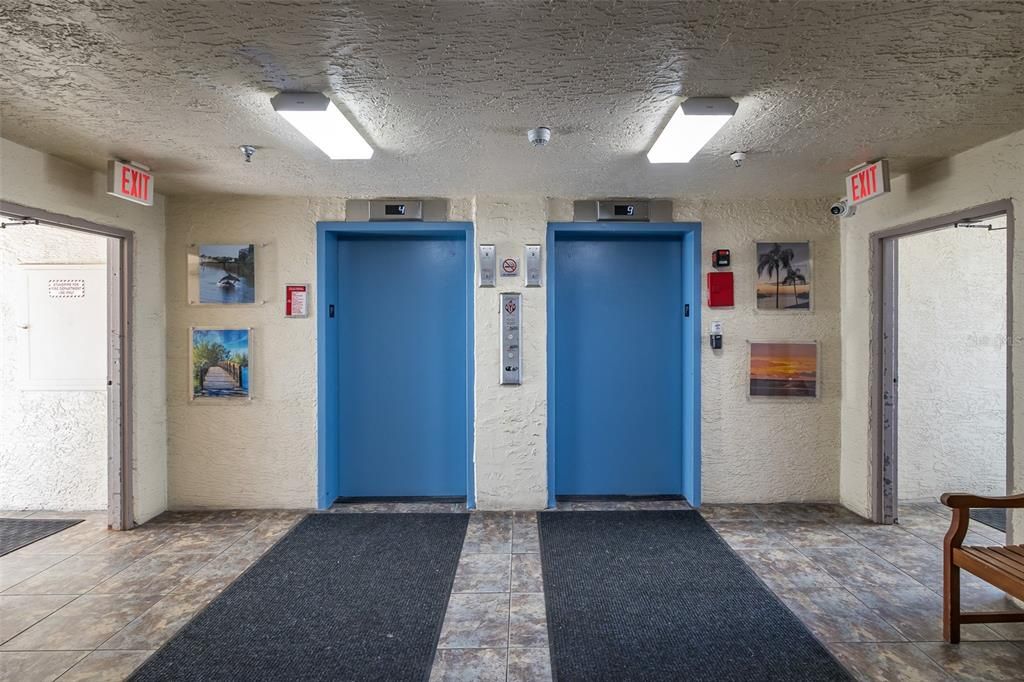 На продажу: $379,000 (2 спален, 2 ванн, 950 Квадратных фут)