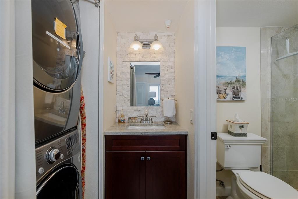 На продажу: $379,000 (2 спален, 2 ванн, 950 Квадратных фут)