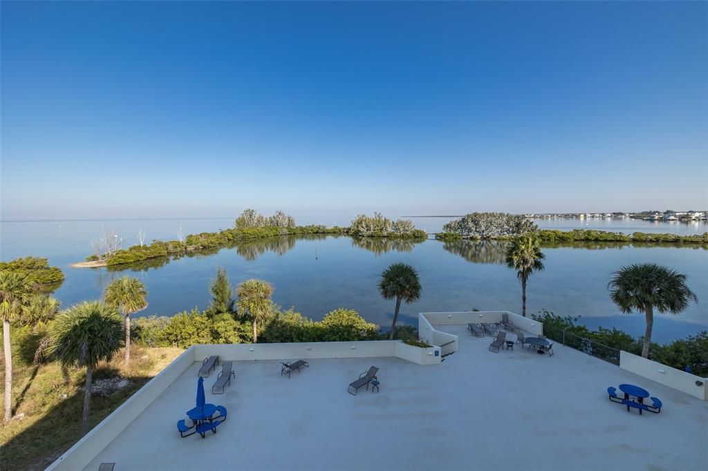 На продажу: $379,000 (2 спален, 2 ванн, 950 Квадратных фут)