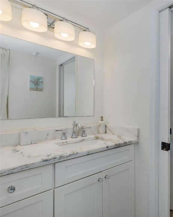 На продажу: $379,000 (2 спален, 2 ванн, 950 Квадратных фут)