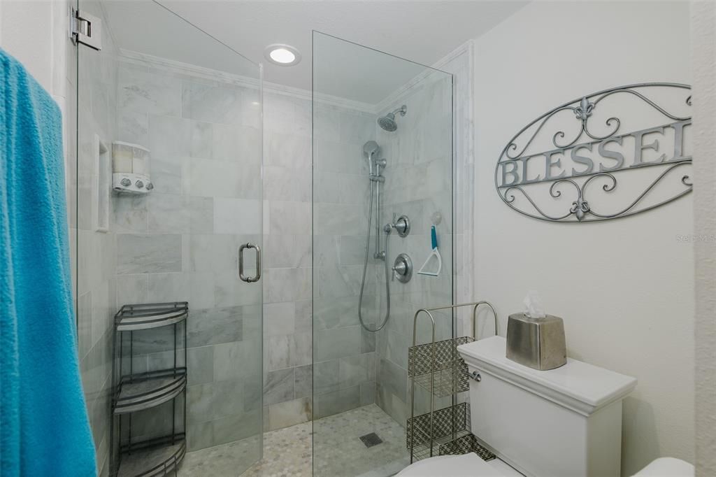 На продажу: $379,000 (2 спален, 2 ванн, 950 Квадратных фут)