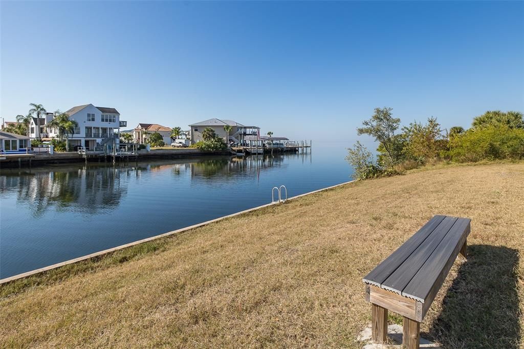 На продажу: $379,000 (2 спален, 2 ванн, 950 Квадратных фут)