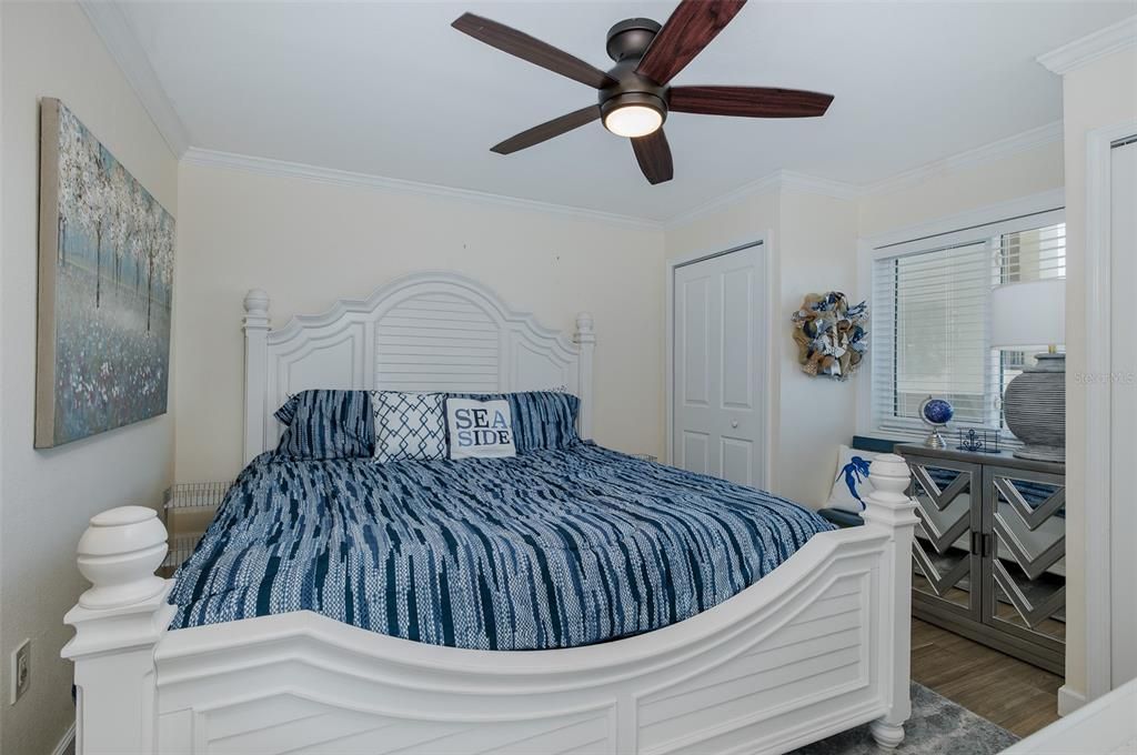 На продажу: $379,000 (2 спален, 2 ванн, 950 Квадратных фут)