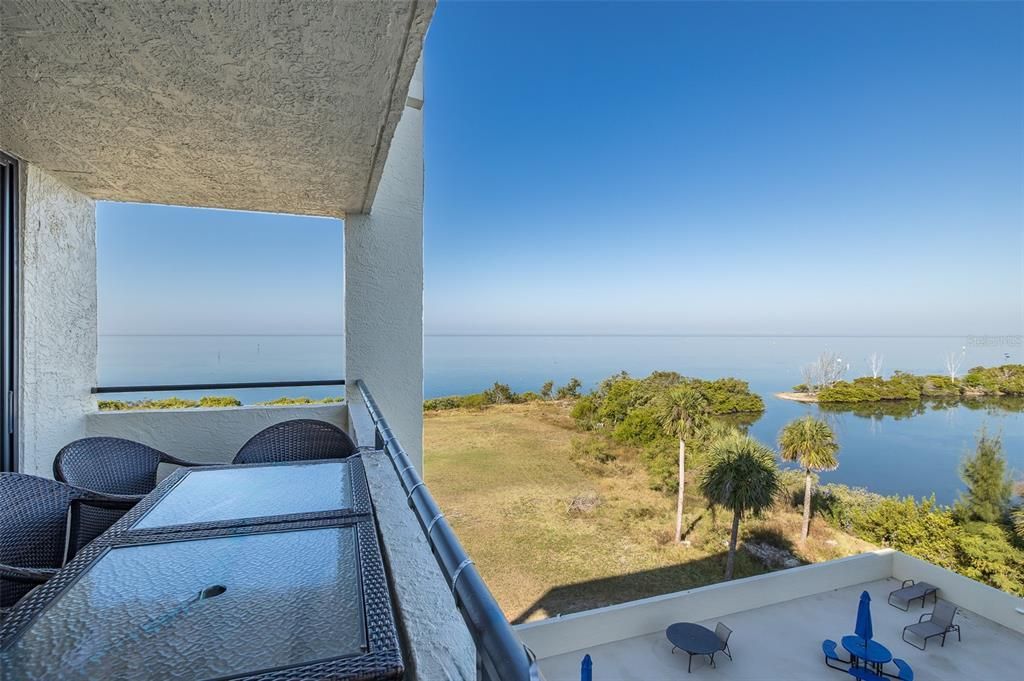 На продажу: $379,000 (2 спален, 2 ванн, 950 Квадратных фут)