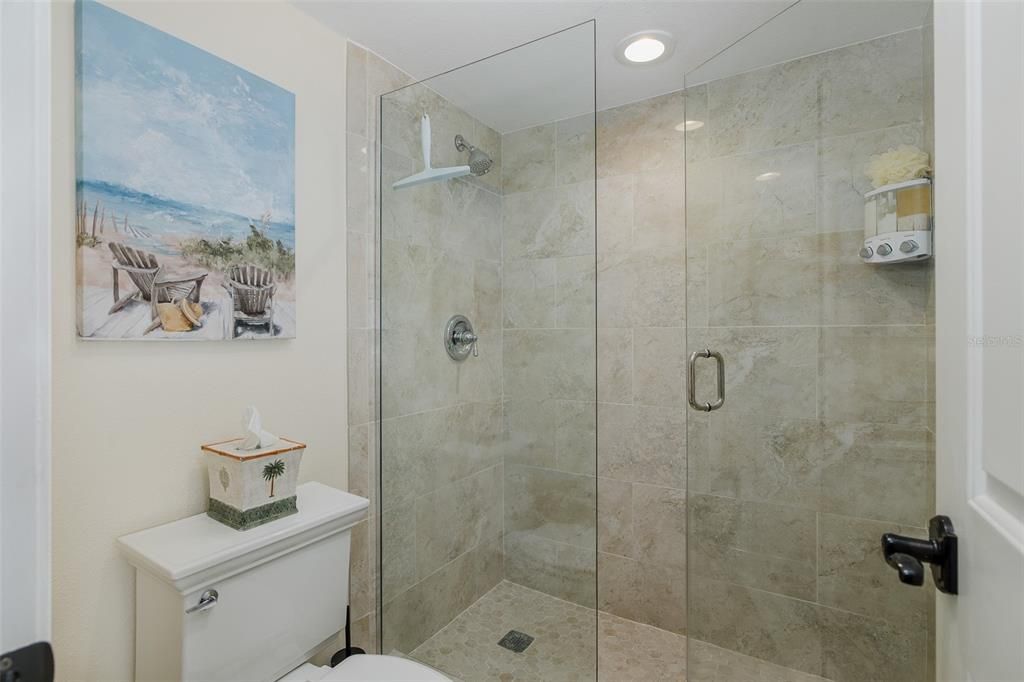 На продажу: $379,000 (2 спален, 2 ванн, 950 Квадратных фут)