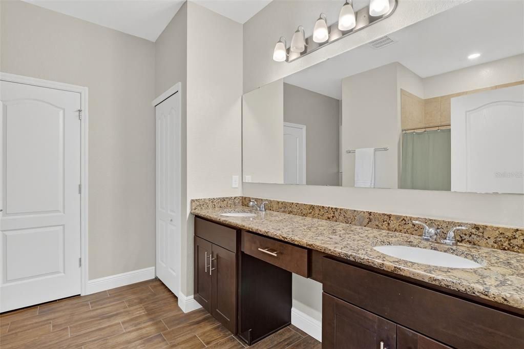 На продажу: $579,999 (3 спален, 2 ванн, 2067 Квадратных фут)