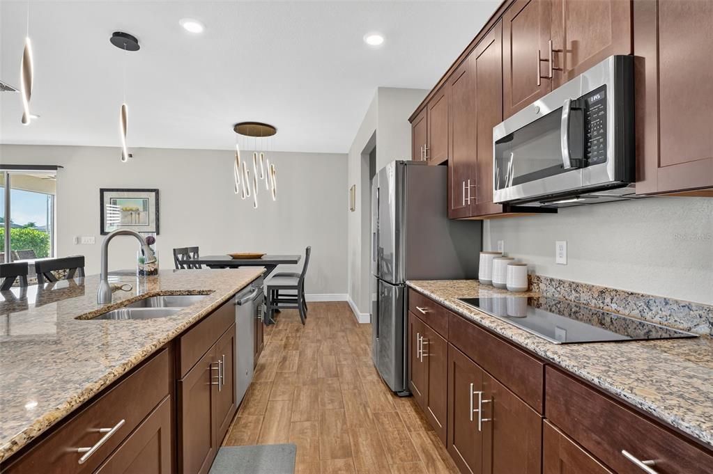 На продажу: $579,999 (3 спален, 2 ванн, 2067 Квадратных фут)