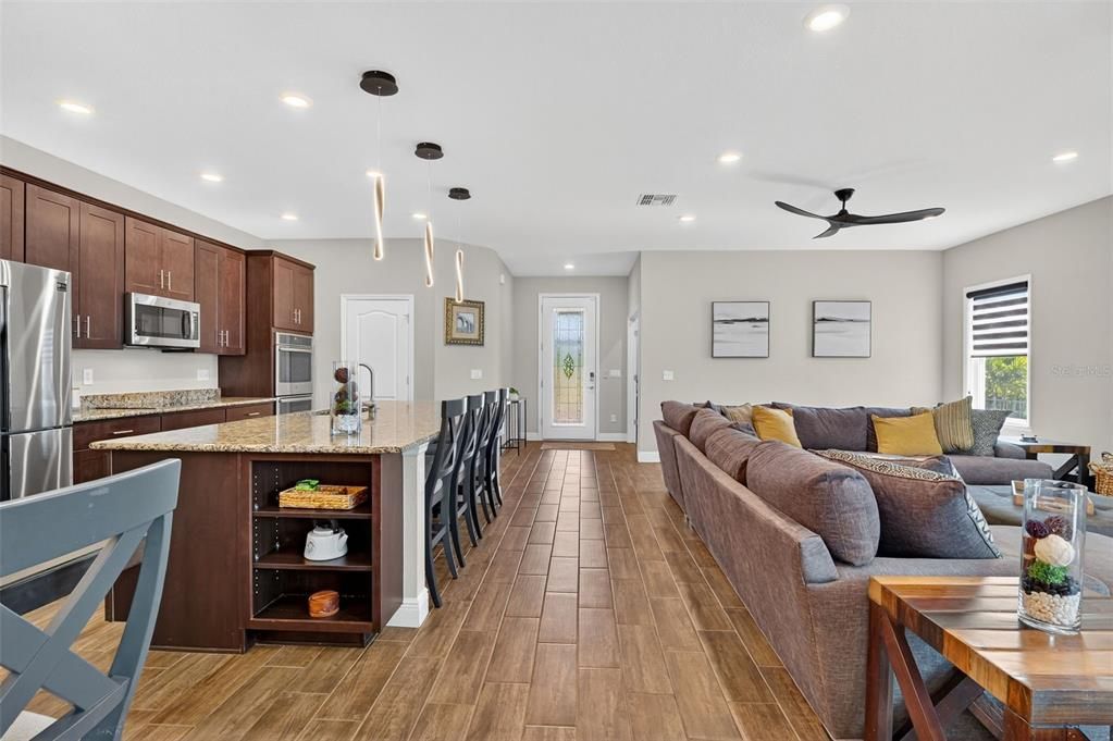 На продажу: $579,999 (3 спален, 2 ванн, 2067 Квадратных фут)