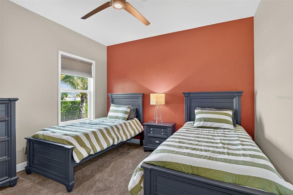 На продажу: $579,999 (3 спален, 2 ванн, 2067 Квадратных фут)