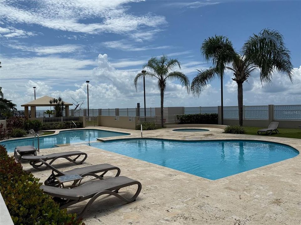 For Rent: $1,500 (1 beds, 1 baths, 671 Square Feet)