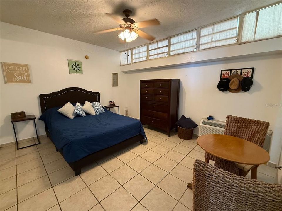 For Rent: $1,500 (1 beds, 1 baths, 671 Square Feet)