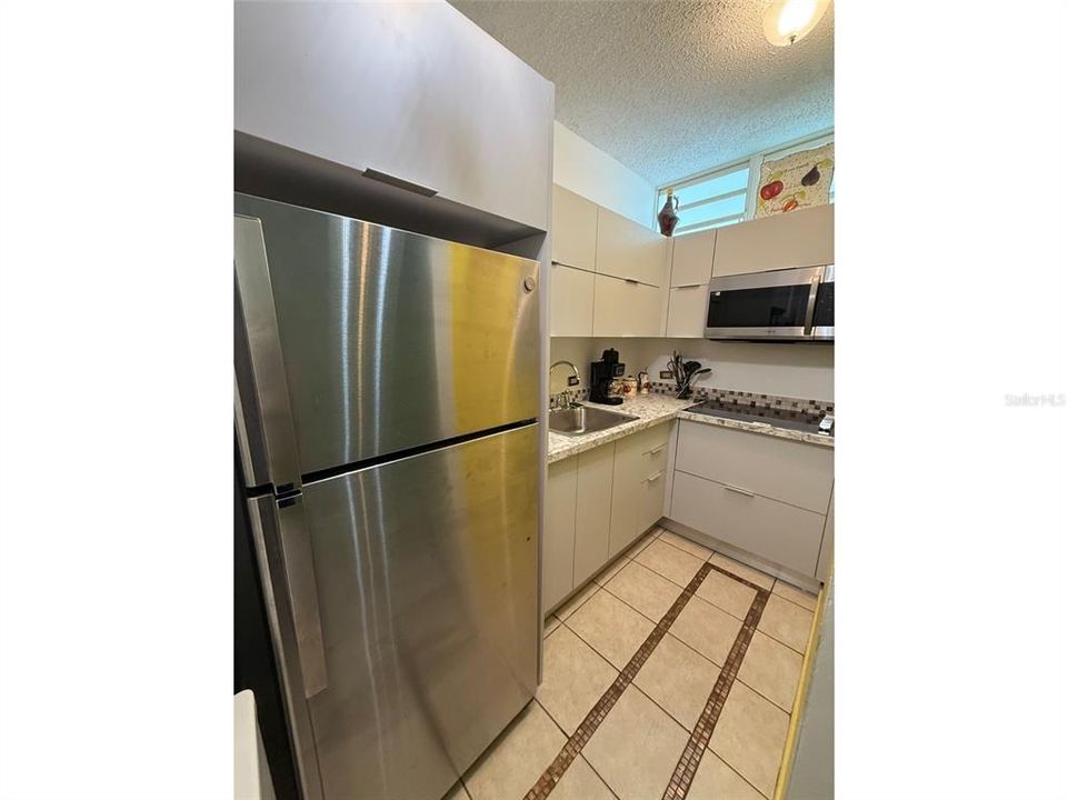 For Rent: $1,500 (1 beds, 1 baths, 671 Square Feet)